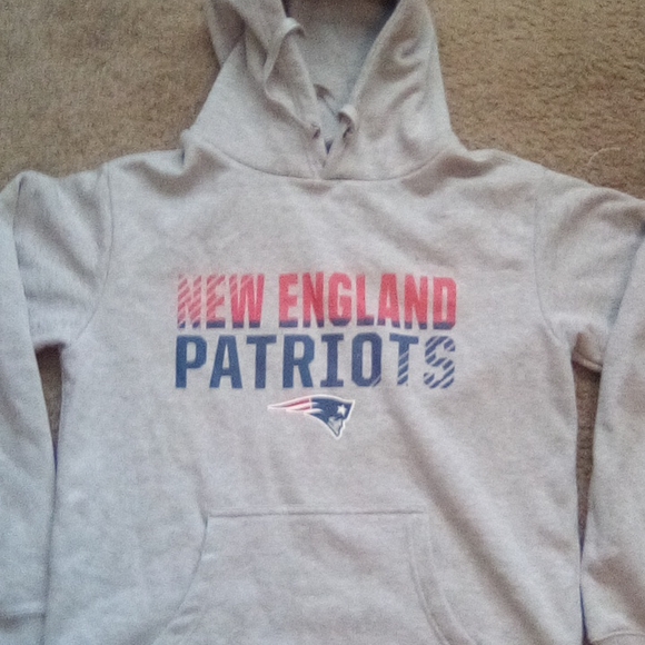 New England Patriots NFL Football Man Hoodie Pullover Sweatshirt - Picture 3 of 9